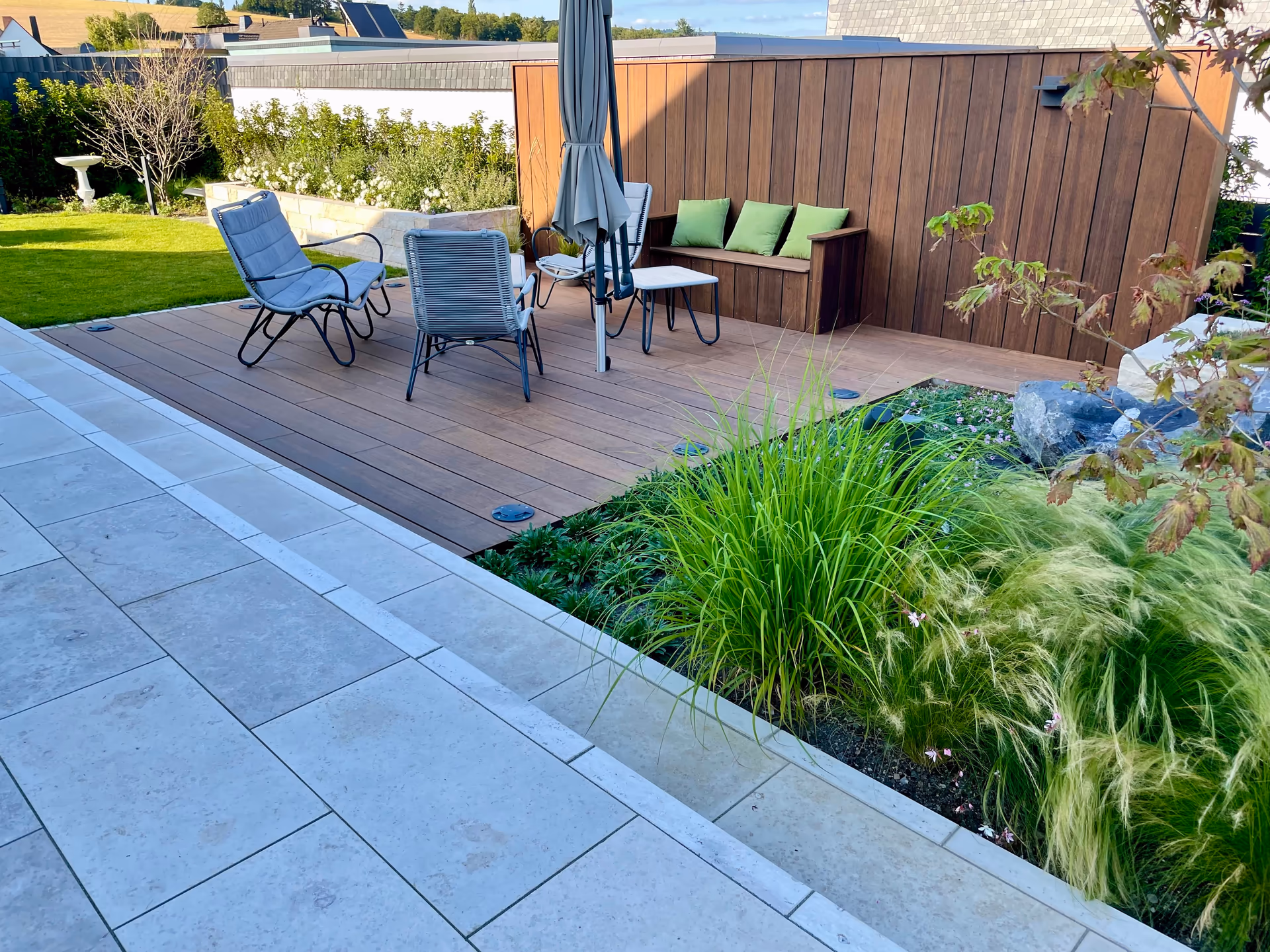 Terrasse aus Moso Thermobambus in Andernach – Stefan Keiser Gartengestaltung