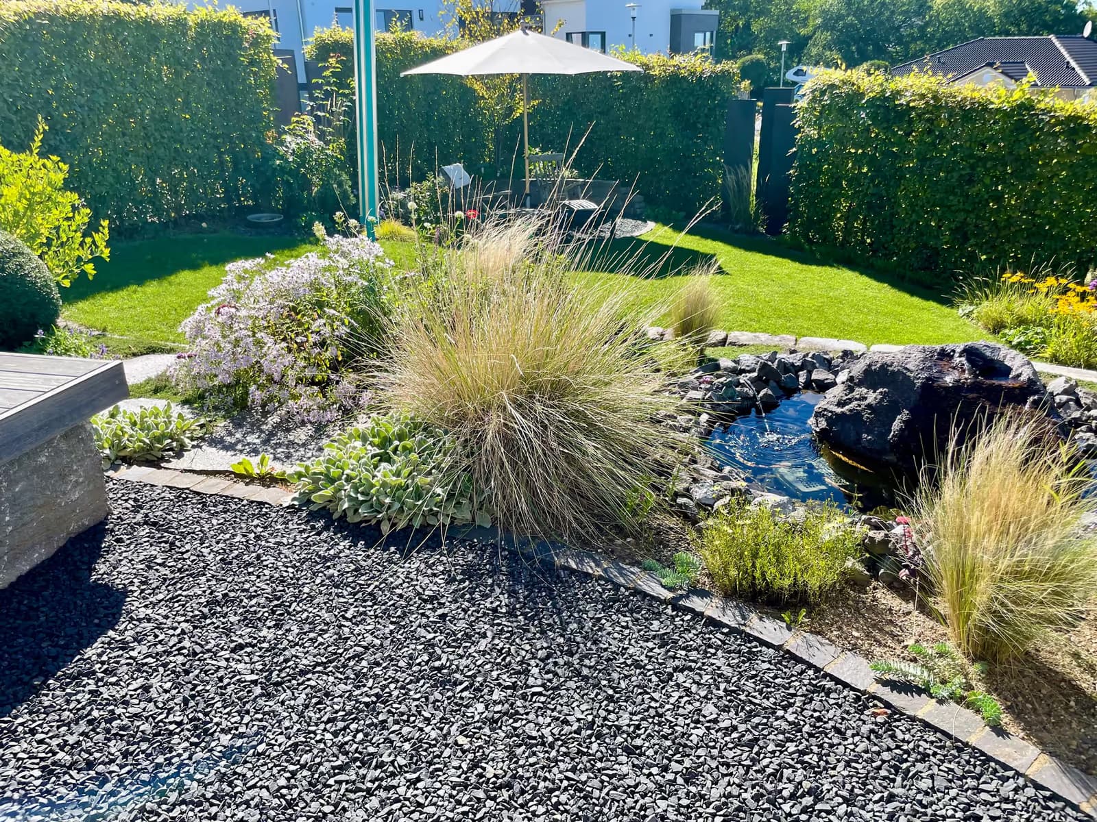 Terrasse aus Basaltschotter in Bad Honnef-Aegidienberg – Stefan Keiser Gartengestaltung