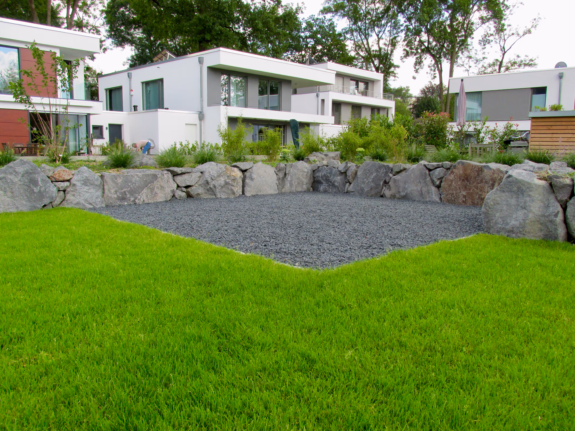 Terrasse aus Granit in Bad Honnef-Rhöndorf – Stefan Keiser Gartengestaltung