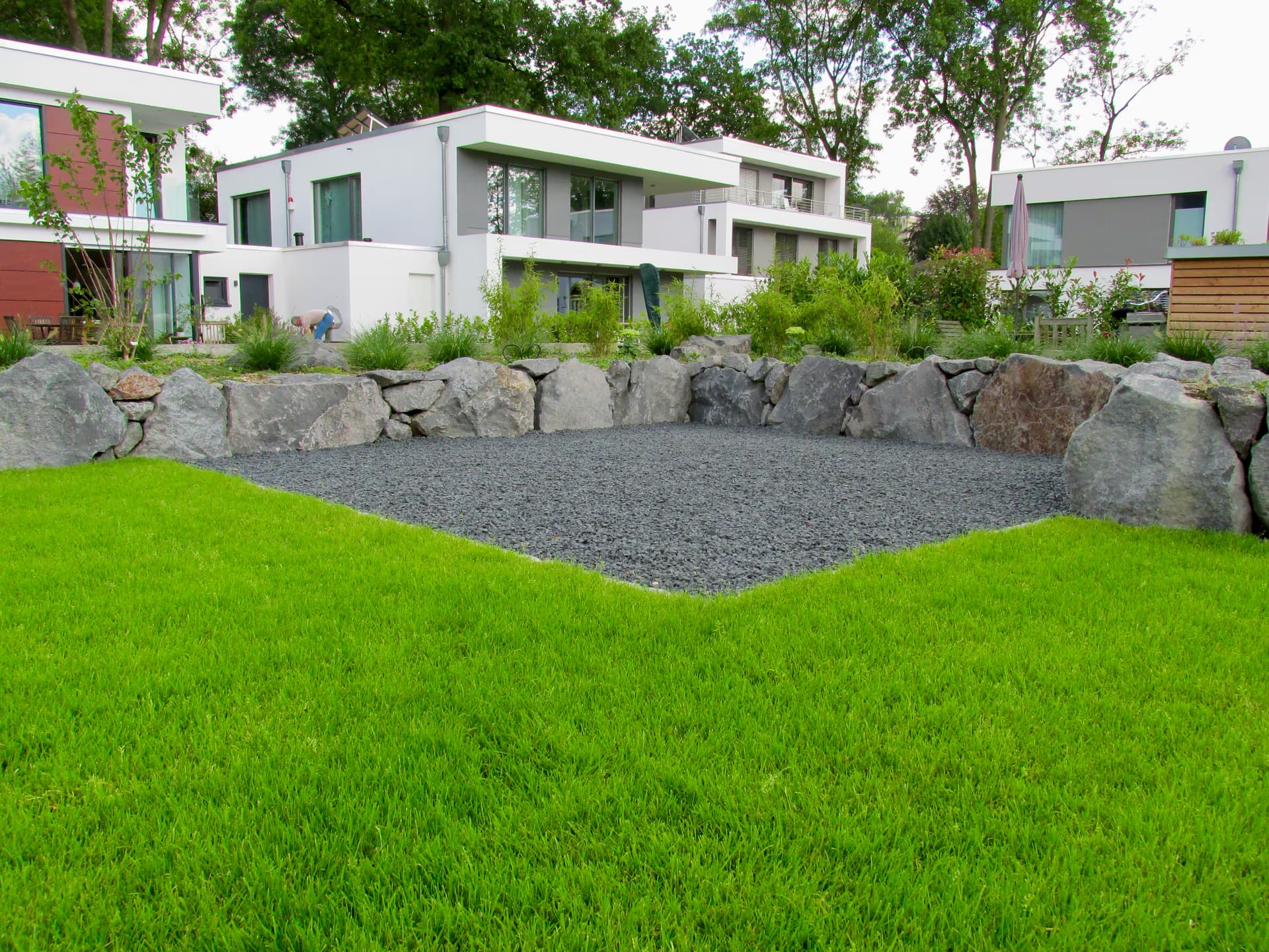Terrasse aus Granit in Bad Honnef-Rhöndorf – Stefan Keiser Gartengestaltung