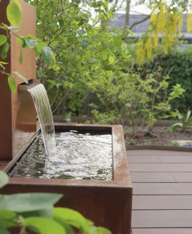 Naturpool mit klarer Wasserfläche – Stefan Keiser Gartengestaltung